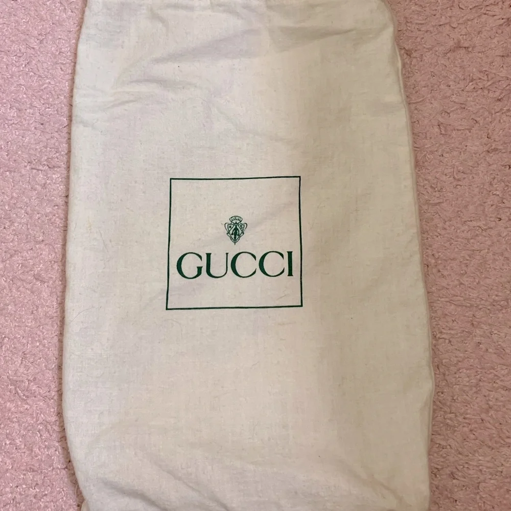 🎉HP 10/30🎉 Authentic Gucci Vintage Crossbody bag, *RARE* ALL White